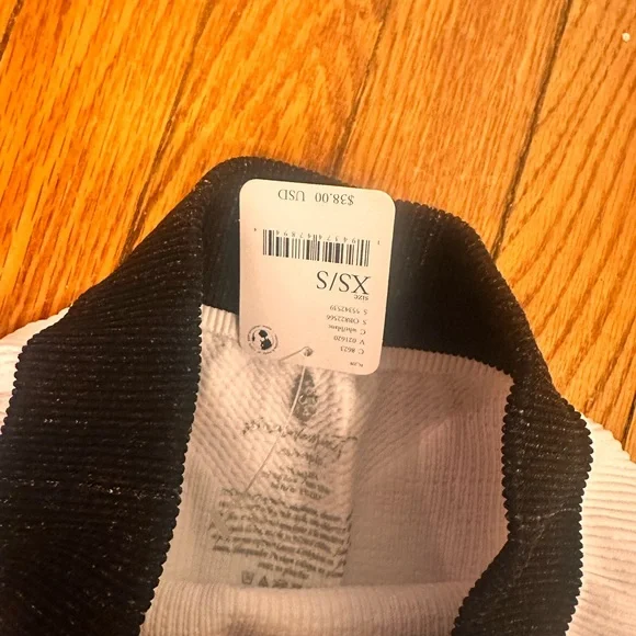 Free people FP Movement prajna xs/s short happiness runs bike good karma white - Picture 3 of 3